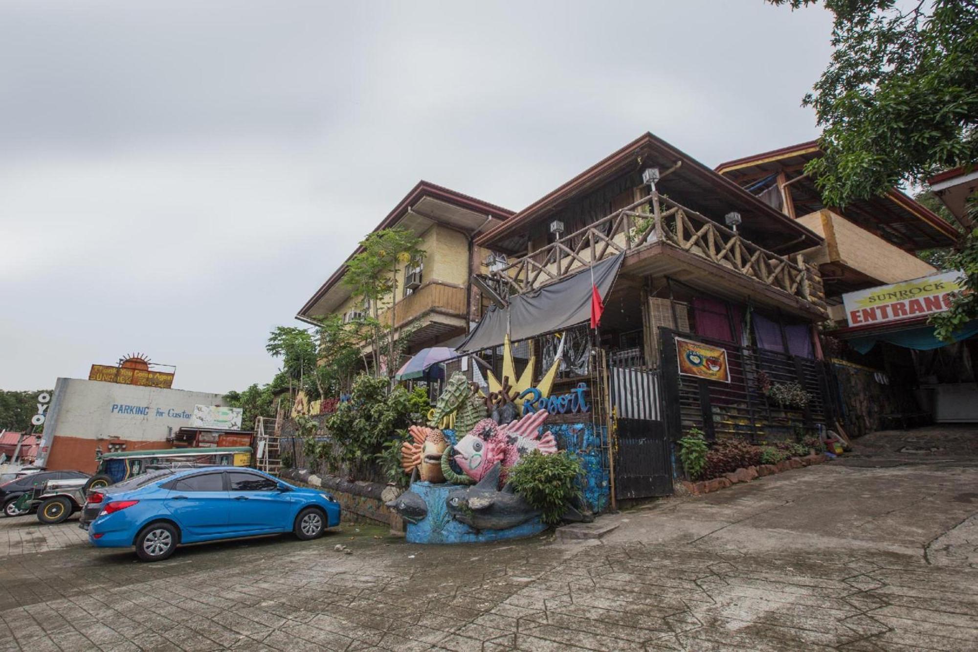 Vaccinated Staff - OYO 588 Sunrock Resort Antipolo Exterior foto